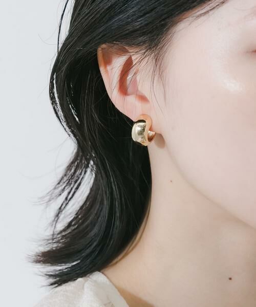 SMELLY / スメリー ピアス・イヤリング | メタルボリュームワンタッチフープイヤリング（ゴールド）