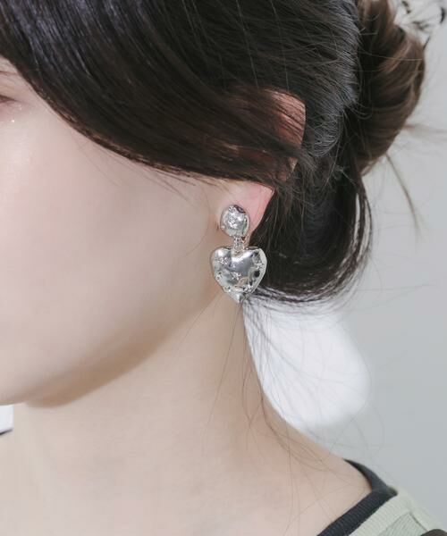 SMELLY / スメリー ピアス・イヤリング | メタルハートポイントビジューイヤリング（シルバー系その他）