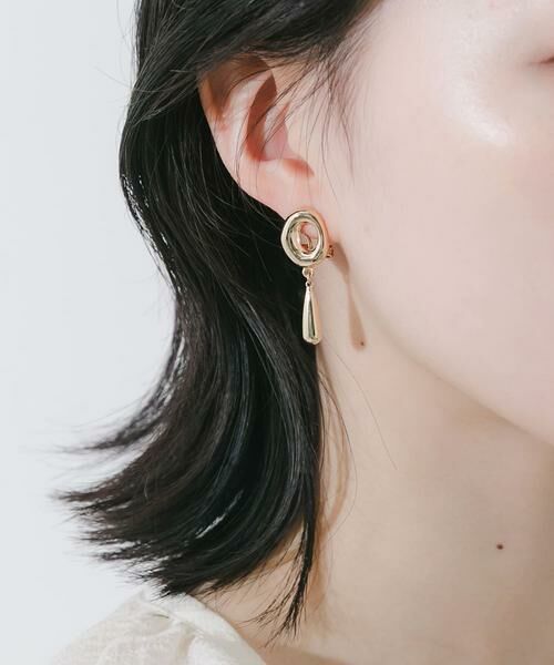 SMELLY / スメリー ピアス・イヤリング | ニュアンスラウンドドロップイヤリング（ゴールド）