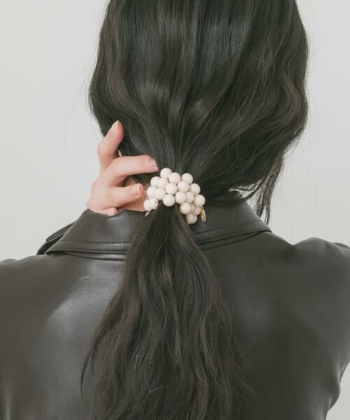 SMELLY / スメリー ヘアゴム・シュシュ | ボールレイヤードヘアポニー（アイボリー）