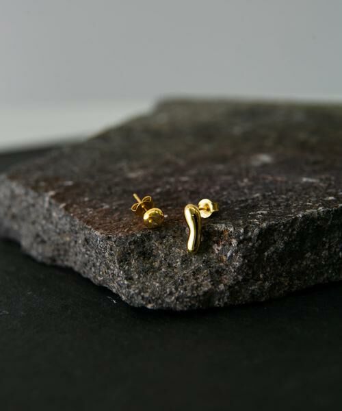 SMELLY / スメリー ピアス・イヤリング | SMELLY so’　asymmetry grain pierce | 詳細1