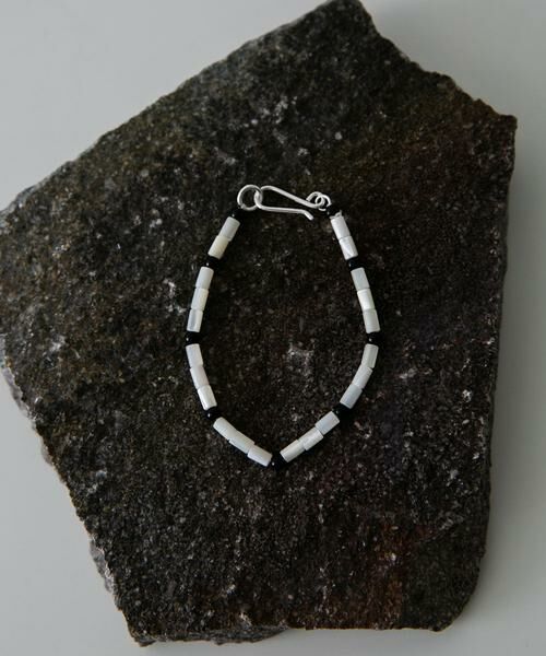 SMELLY / スメリー ブレスレット・バングル | SMELLY so’　sheill onyx bracelet（ホワイト系その他）