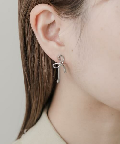 SMELLY / スメリー ピアス・イヤリング | アシンメトリーメタルリボンピアス | 詳細1