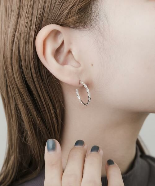 SMELLY / スメリー ピアス・イヤリング | ペタルチェーンフープピアス | 詳細3