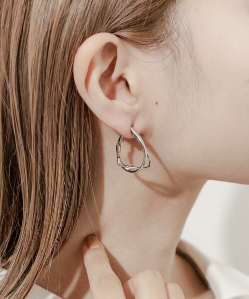 SMELLY / スメリー ピアス・イヤリング | ニュアンスメタルフープイヤリング（シルバー）