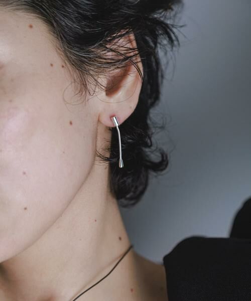 SMELLY / スメリー ピアス・イヤリング | SMELLY so’　minimal bar chain pierce | 詳細1