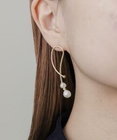 SMELLY / スメリー ピアス・イヤリング | ニュアンスカーブツインパールピアス