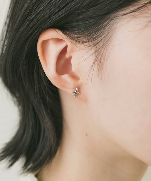 SMELLY / スメリー ピアス・イヤリング | ステンレススパークルプチピアス（シルバー）