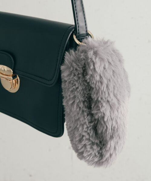 ＊＊SMELLY / スメリー チャーム | フェイクファーワッカチャーム∴（GRY）