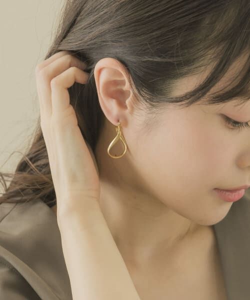 ネジリフープピアス （ピアス・イヤリング）｜＊＊SMELLY