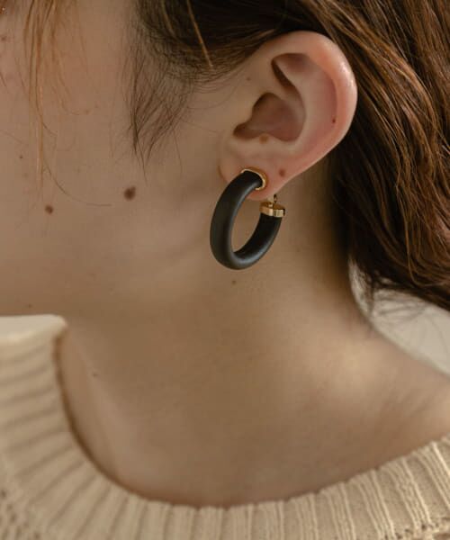 ＊＊SMELLY / スメリー ピアス・イヤリング | エコレザーフープイヤリング（GRY）