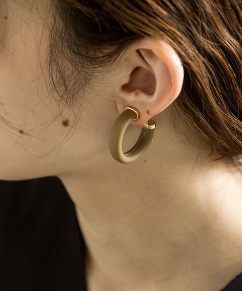 ＊＊SMELLY / スメリー ピアス・イヤリング | エコレザーフープイヤリング（BEG）