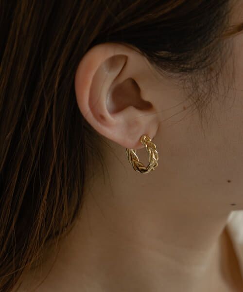 セール】 ツイストフープピアス （ピアス・イヤリング