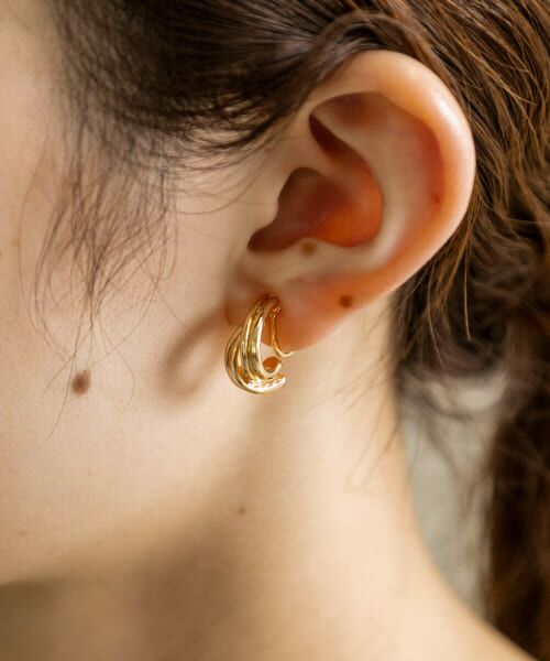 ＊＊SMELLY / スメリー ピアス・イヤリング | メタルラインカサナリイヤリング（GLD）