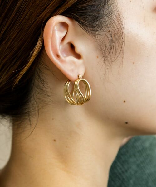 SoireeO メタリックスイングピアス SoireeO メタリックスイングピアス