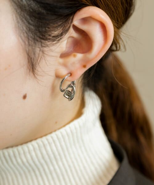 ＊＊SMELLY / スメリー ピアス・イヤリング | ビジューメタルラインイヤリング（SLV）