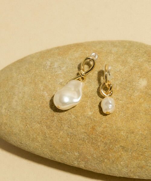 ＊＊SMELLY / スメリー ピアス・イヤリング | バロックパールアシメピアス（GD/IV）