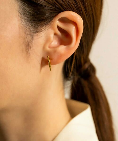 ＊＊SMELLY / スメリー ピアス・イヤリング | so’　nuance bar pierce（GLD）
