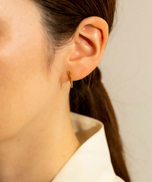so' twist pierce SMELLY スメリー シルバーピアス so´ twist pierce SMELLY スメリー シルバーピアス
