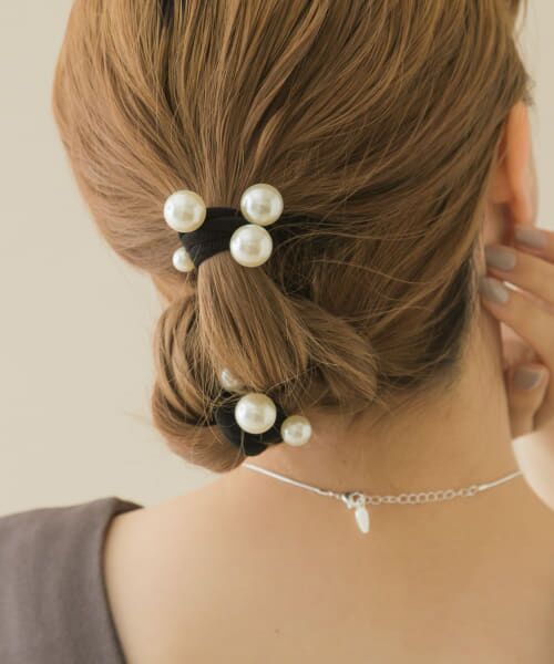シュシュ  ヘアゴム  桜パール リトルムーン シュシュ サテン パール ヘアアクセサリー 大きめ