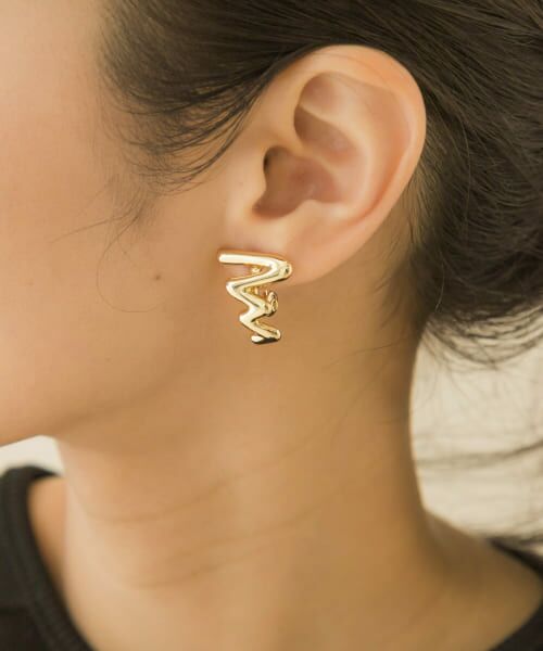 ＊＊SMELLY / スメリー ピアス・イヤリング | ワイディングメタルイヤリング（GLD）