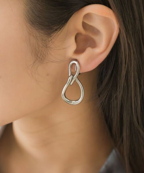 ＊＊SMELLY / スメリー ピアス・イヤリング | メタルツイストドロップイヤリング（SLV）