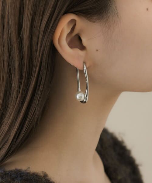 ＊＊SMELLY / スメリー ピアス・イヤリング | メタルニュアンスラインパールイヤリング（SL/IV）