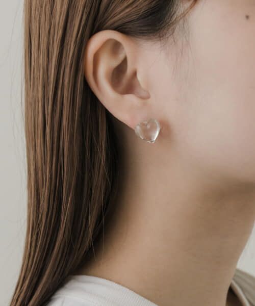 セール】 ガラスハートピアス （ピアス・イヤリング