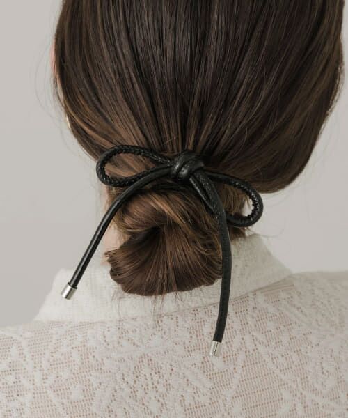 ＊＊SMELLY / スメリー ヘアゴム・シュシュ | フェイクレザーリボンポニー（BLK）