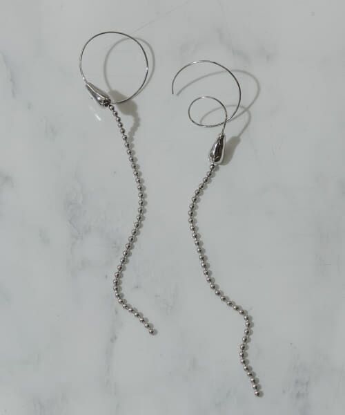 ＊＊SMELLY / スメリー ピアス・イヤリング | アシメサークルフックボールチェーンピアス（SLV）