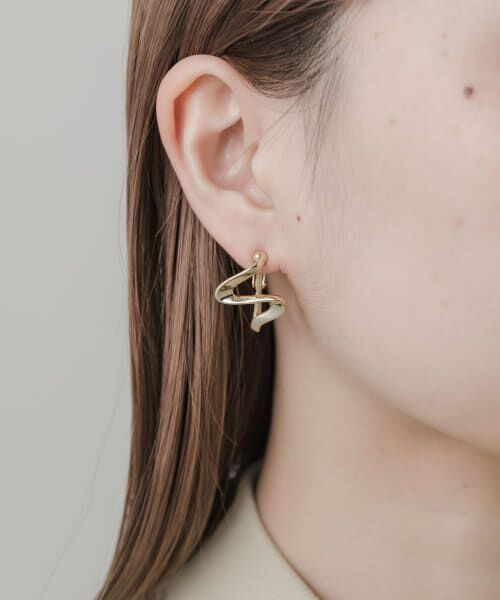 ＊＊SMELLY / スメリー ピアス・イヤリング | メタルニュアンスカーブイヤリング（GLD）