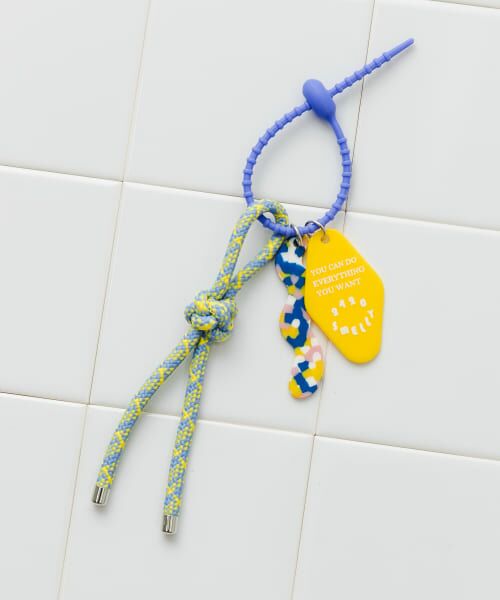 ＊＊SMELLY / スメリー キーホルダー・ストラップ | カラフルチャームシリコンキーチェーン（BLU）