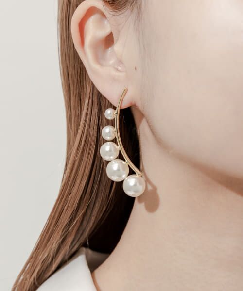 ＊＊SMELLY / スメリー ピアス・イヤリング | ランダムパールメタルカーブピアス（GLD/IVO）