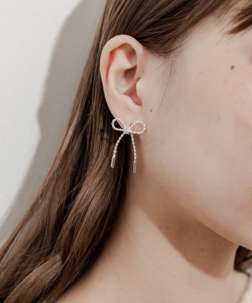 ＊＊SMELLY / スメリー ピアス・イヤリング | ワイヤーメタルツイストリボンピアス（SLV）