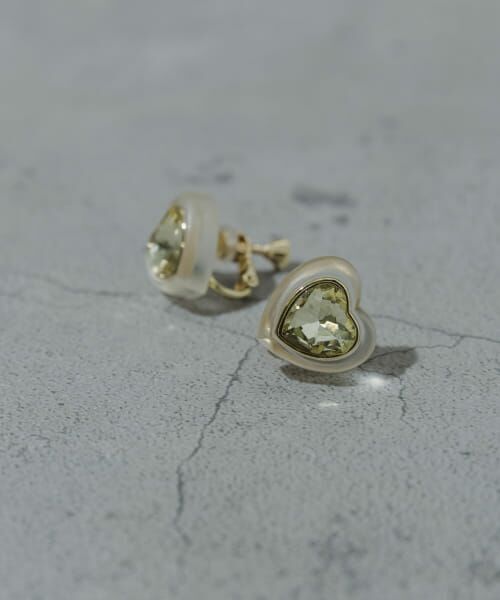 ＊＊SMELLY / スメリー ピアス・イヤリング | ビジューマットクリアハートイヤリング（CLR）