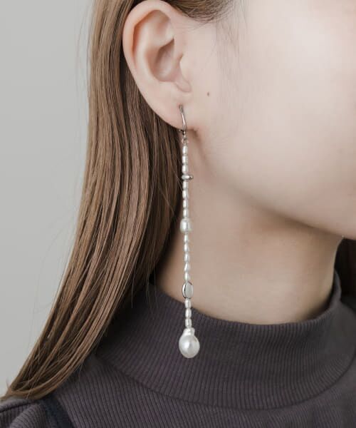 イタリアで購入　エレガントな琺瑯＆パールロングピアス Baroque Pearl Zirconia Long Drop Pierce – LARICA