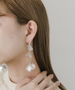 メタルフラワーボリュームイヤリング