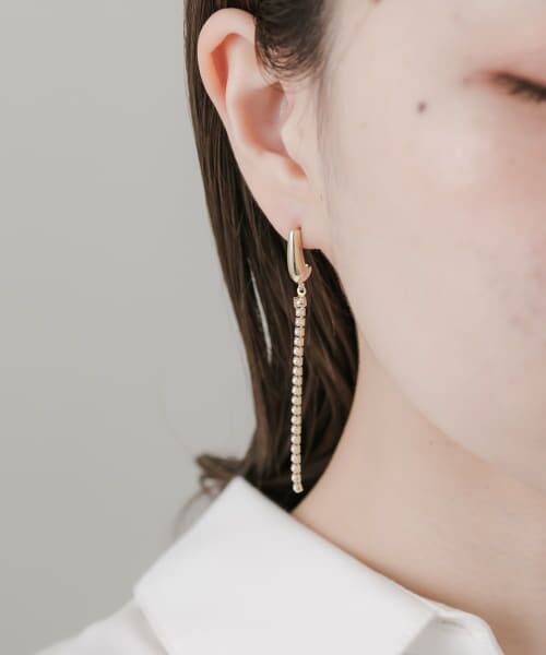 ＊＊SMELLY / スメリー ピアス・イヤリング | パールチェーンメタルカーブピアス（GLD/IVO）