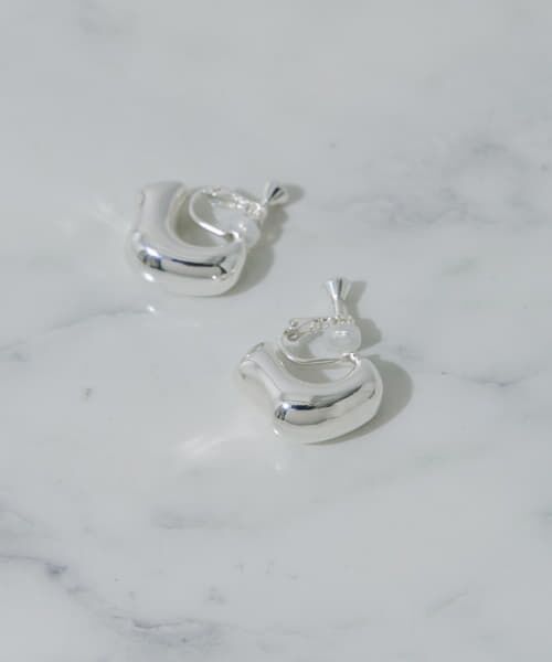 ＊＊SMELLY / スメリー ピアス・イヤリング | ニュアンスカーブプックリイヤリング（SLV）