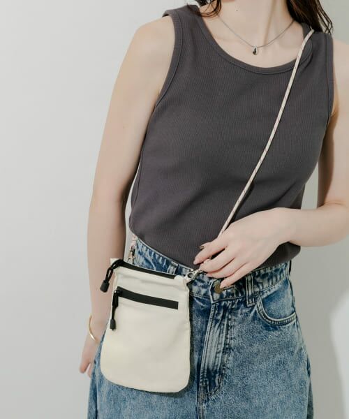 ＊＊SMELLY / スメリー ショルダーバッグ | ジップミニサコッシュ（IVO）
