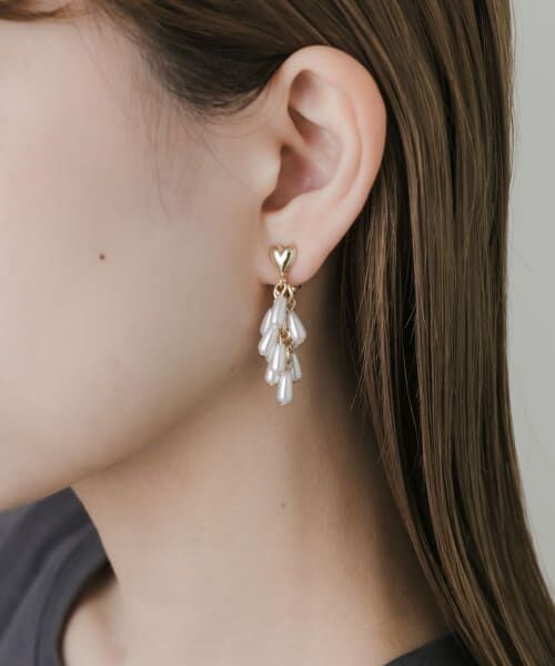 ＊＊SMELLY / スメリー ピアス・イヤリング | メタルハートパールシャワーイヤリング（GLD/IVO）