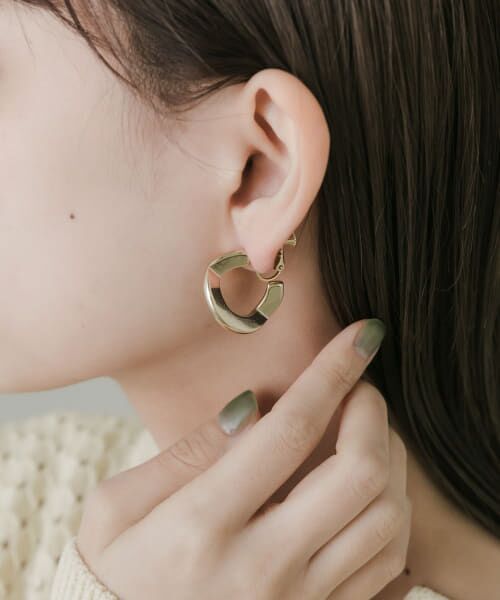 ＊＊SMELLY / スメリー ピアス・イヤリング | プレートデザインフープイヤリング（GLD）