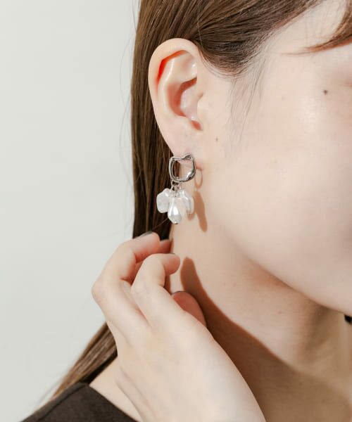 ＊＊SMELLY / スメリー ピアス・イヤリング | パールスウェイピアス（SLV/WHT）