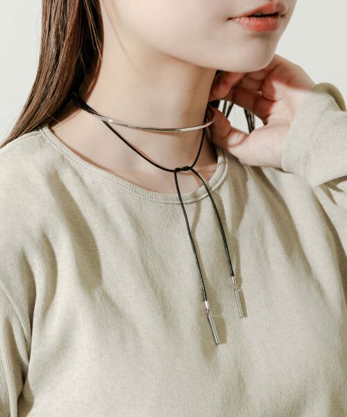 ＊＊SMELLY / スメリー ネックレス・ペンダント・チョーカー | メタルカーブスライドチョーカーネックレス（BLK/SLV）