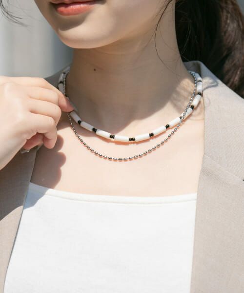 ＊＊SMELLY / スメリー ネックレス・ペンダント・チョーカー | ビーズメタルボールレイヤードネックレス（WHT/BLK）