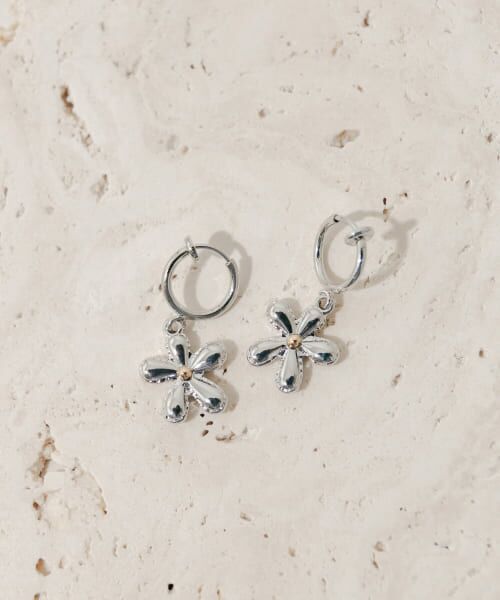 ＊＊SMELLY / スメリー ピアス・イヤリング | ミニフラワースウィングイヤリング（SLV）