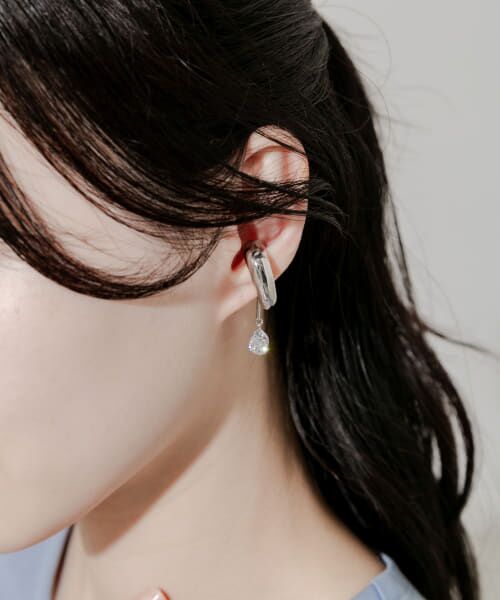 ＊＊SMELLY / スメリー ピアス・イヤリング | スウィングビジューイヤカフ（SLV）