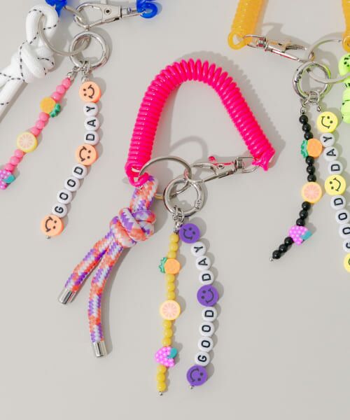 さえら　キーホルダーストラップ セール】 カラフルコイルビーズキーチェーン （キーホルダー