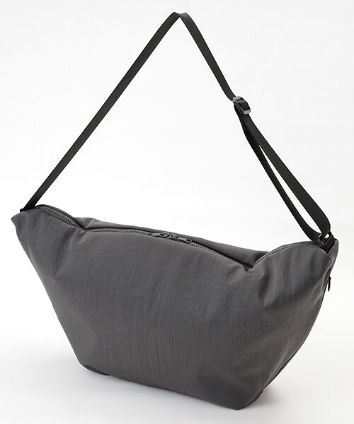 SML/エスエムエル SALAH STOMACH SHOULDERBAG M GRAY Free SML/エスエムエル SALAH STOMACH SHOULDERBAG M GRAY Free