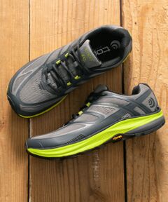 TOPO athletic　Ultraventure